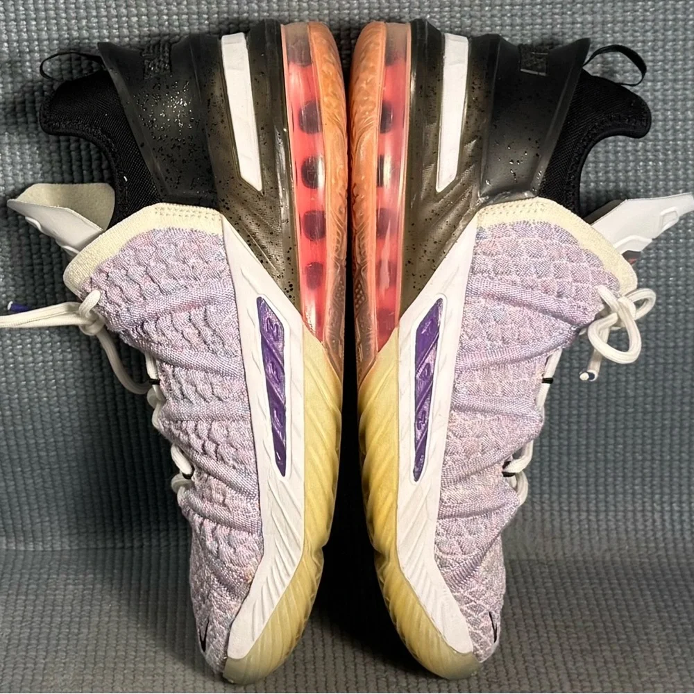 Nike‎ LeBron XVIII 18 ‘Graffiti’ Basketball Shoes CW2760-900 Big Kid Size 6Y